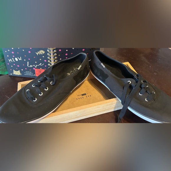 Sneaky Cat by Keds Taylor Swift Collab Size 9M Black Canvas - Picture 2 of 5